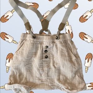 H & M twill shorts and suspenders